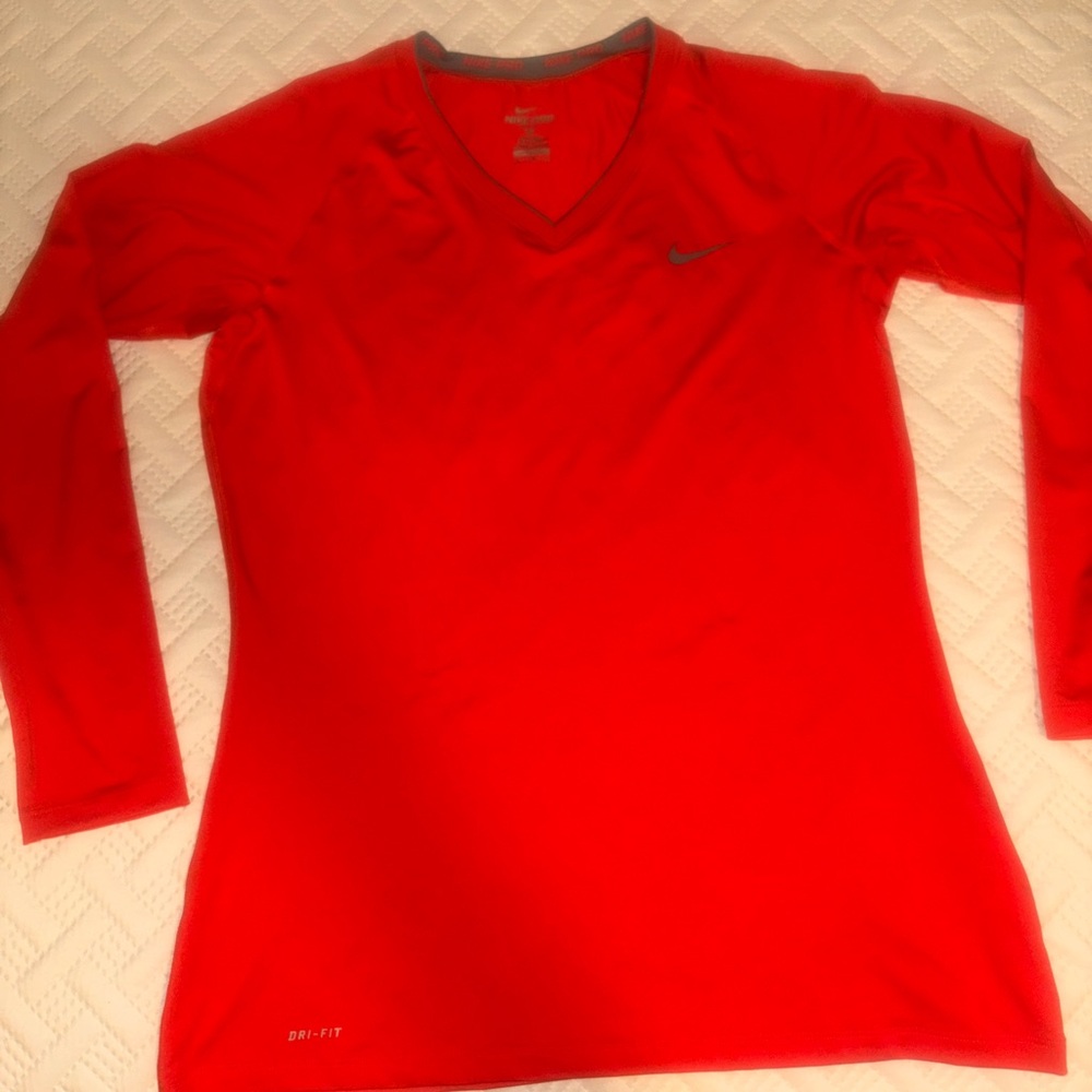 Red XL Nike Pro Fitted athletic dri-fit shirt - Picture 3 of 4